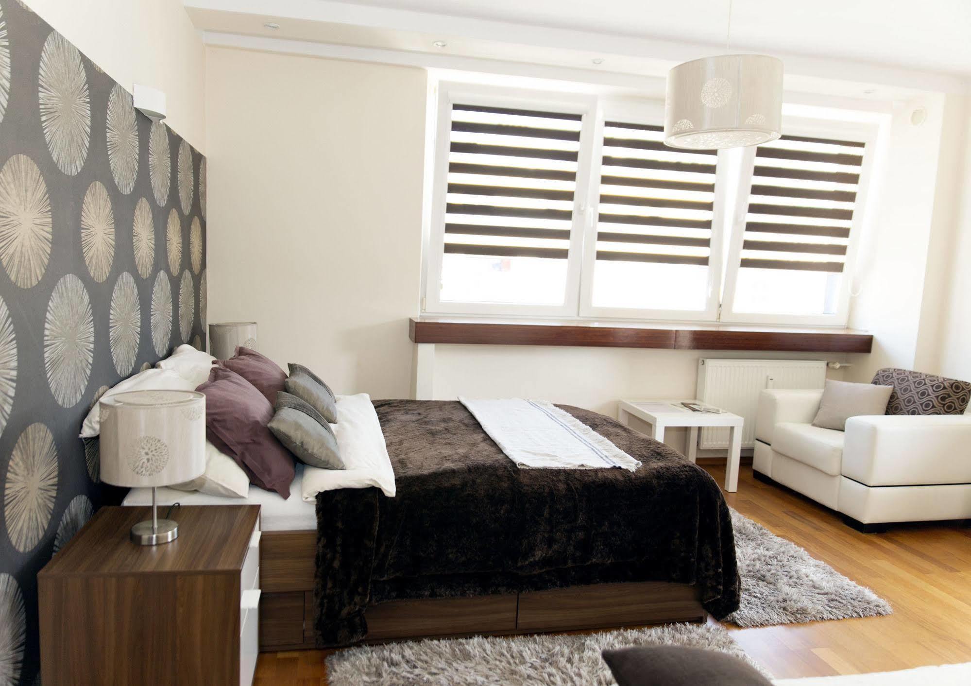 วอร์ซอเรนต์ อพาร์ตเมนต์ เซ็นทรัล Apartment ภายนอก รูปภาพ